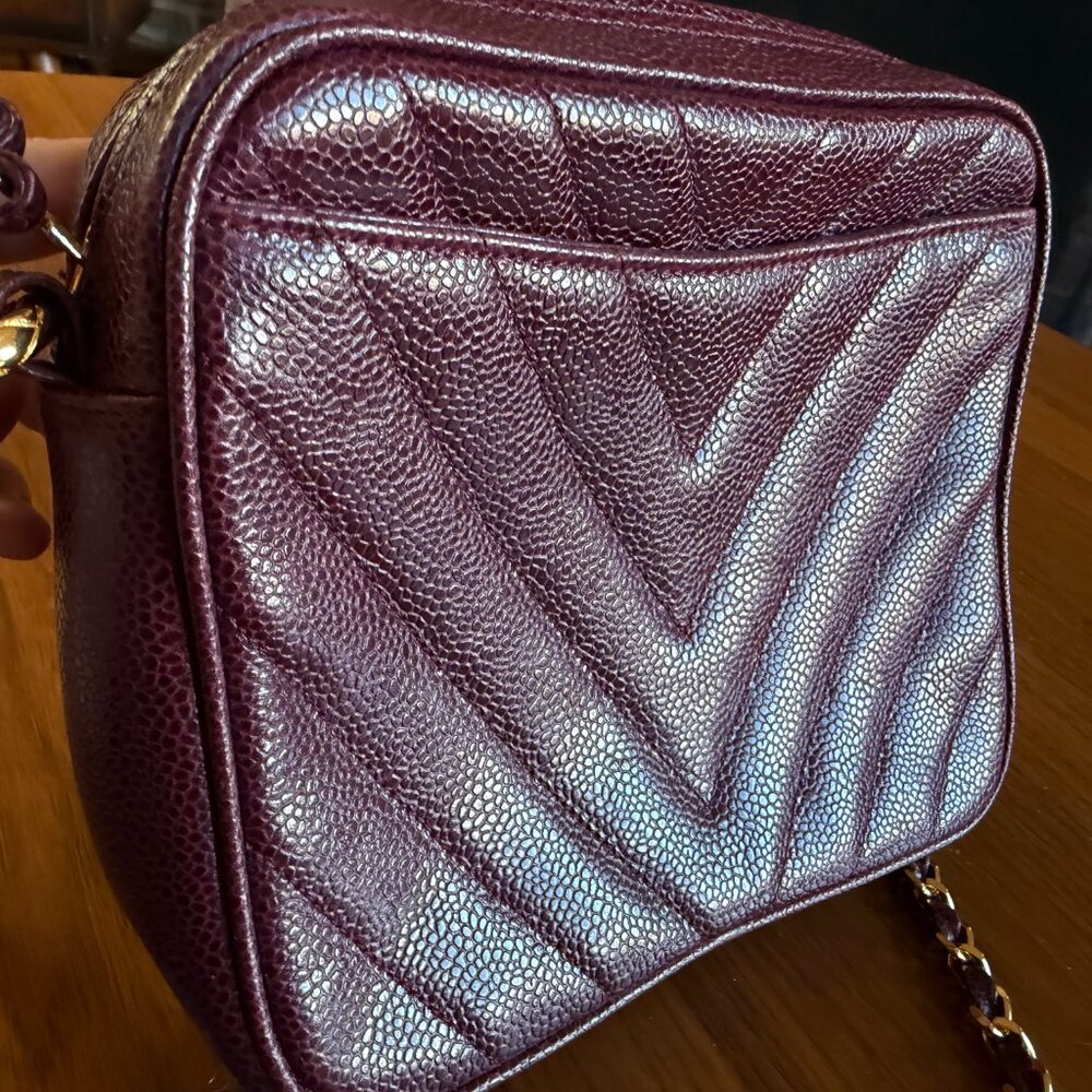 Vintage Chanel Handbag - Picture 2 of 7